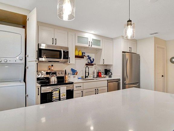 4th image of 299 E Central Blvd APT 12