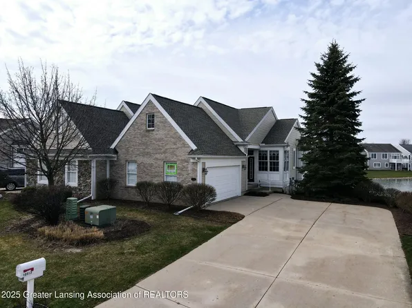 10853 Canterbury Ln, Grand Ledge, MI 48837