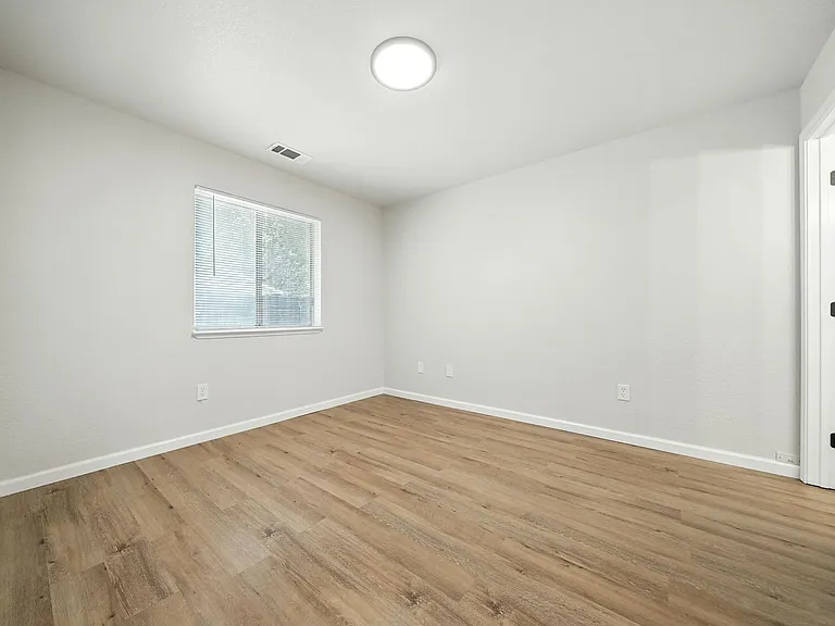 3236 Lawrence Rd #A-D — Photo 17