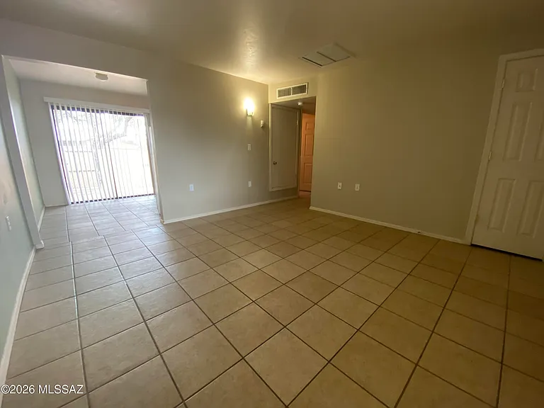 350 N Silverbell Rd #94 — Photo 3