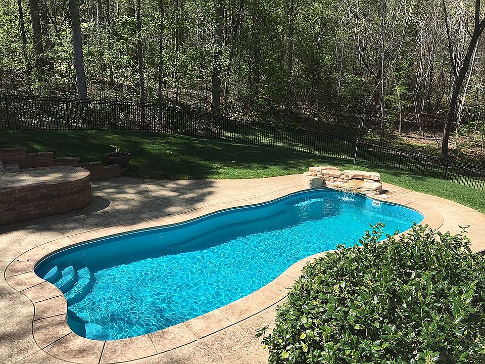 2nd image of 4304 Belnap Dr