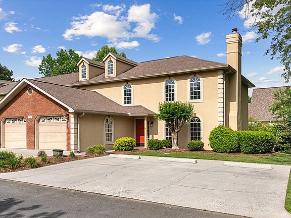 3rd image of 1702 White Oak Ln
