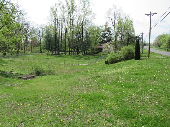 2nd image of 664 Hillcrest Dr