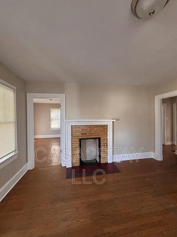 3 bed, 1.0 bath, 1000 sqft, $1,245 — Photo 1
