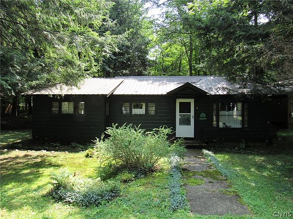 2nd image of 124 Lakeview Ave