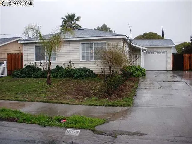 1657 Deems St photo 1