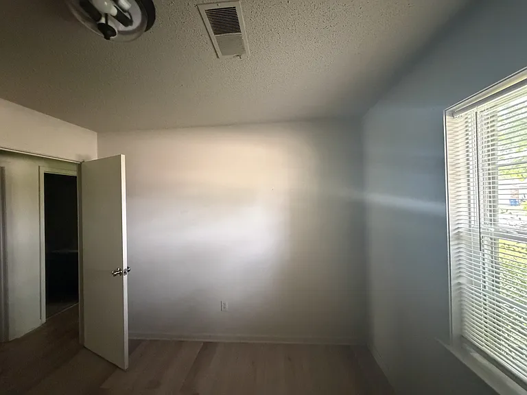 905 Maple Dr — Photo 4