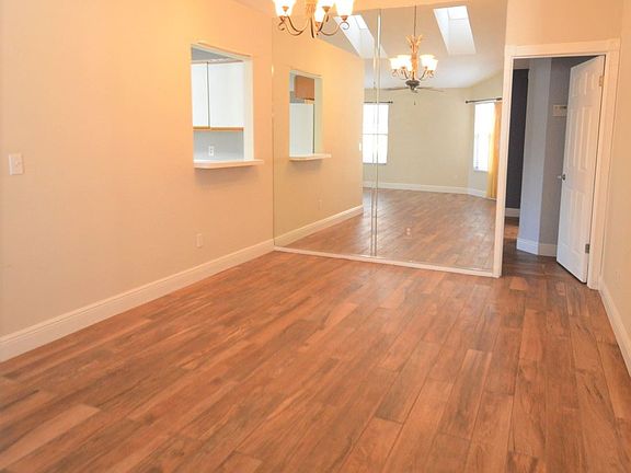 5th image of 181 Lakeside Cir
