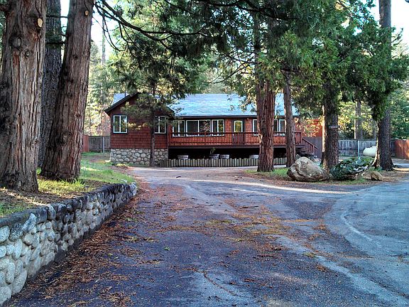 Circular driveway, large lot
