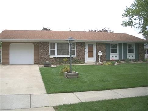 Front view of home