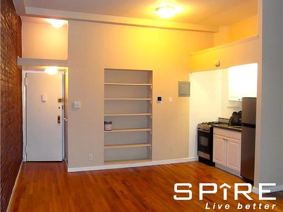 2nd image of 206 W 83rd St APT 2R