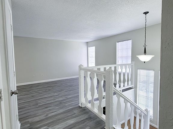 5th image of 10902 McKinley Ave