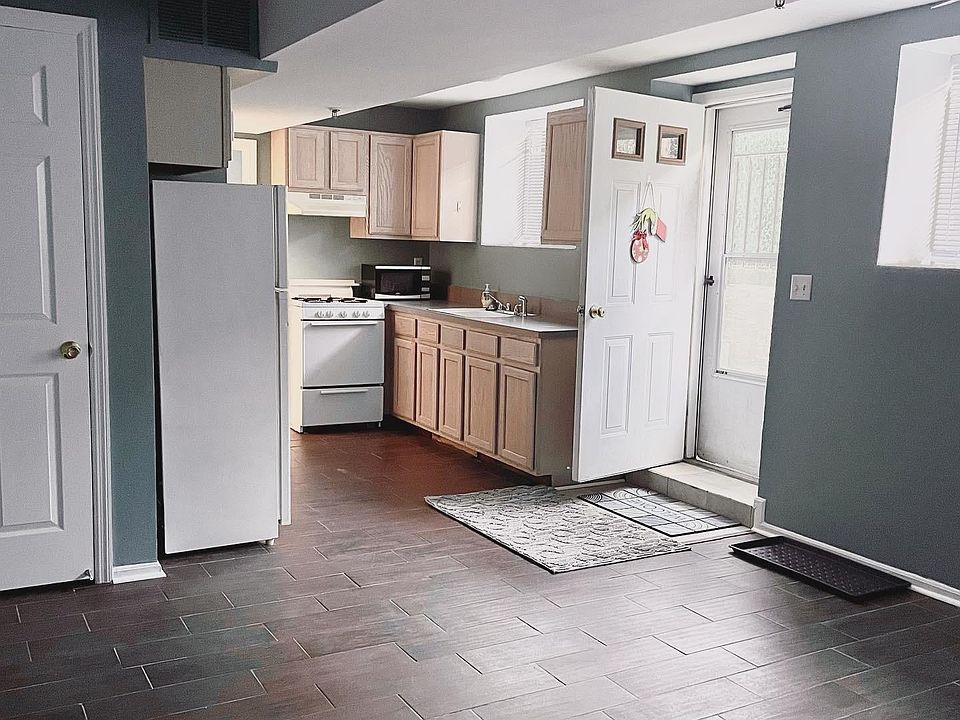 1st image of 44 Rachel Ct Floor Basement