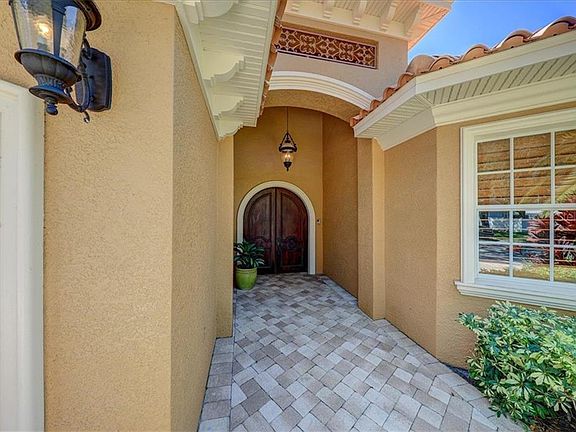 4th image of 803 Camellia Dr