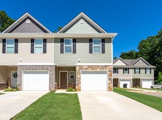 2707 Hickory Ln, Dawsonville, GA 30534