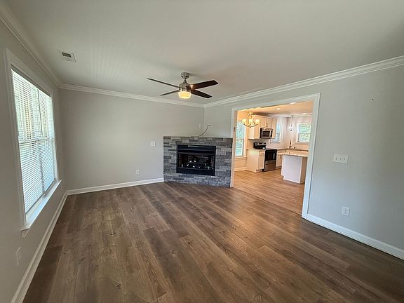 5th image of 3963 Talcott Ave