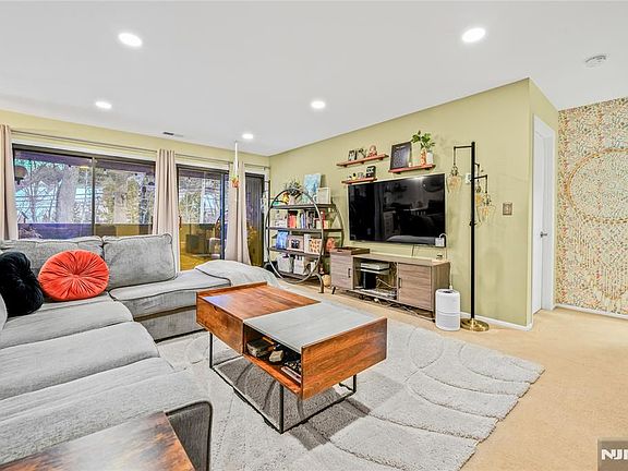 2nd image of 2213 Hilltop Rd