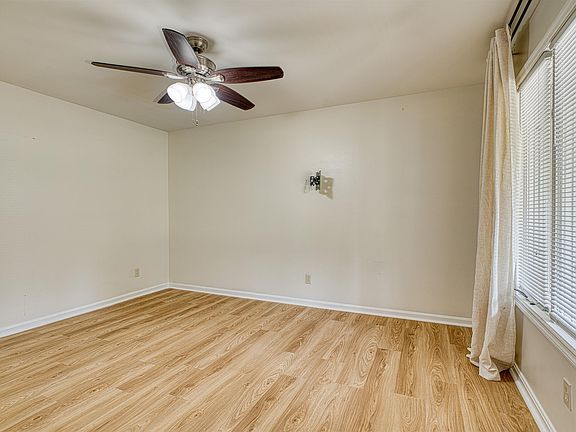 5th image of 1051 Pine Gate Rd