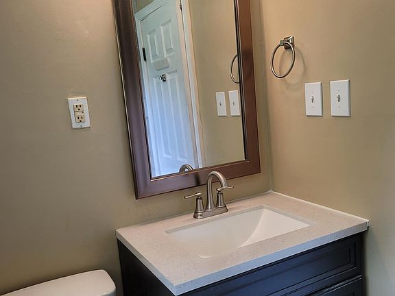5th image of 959 Meadow Rock Dr
