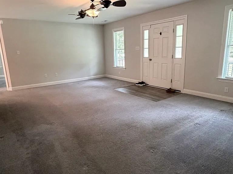 102 Cedar Crest Rd — Photo 2