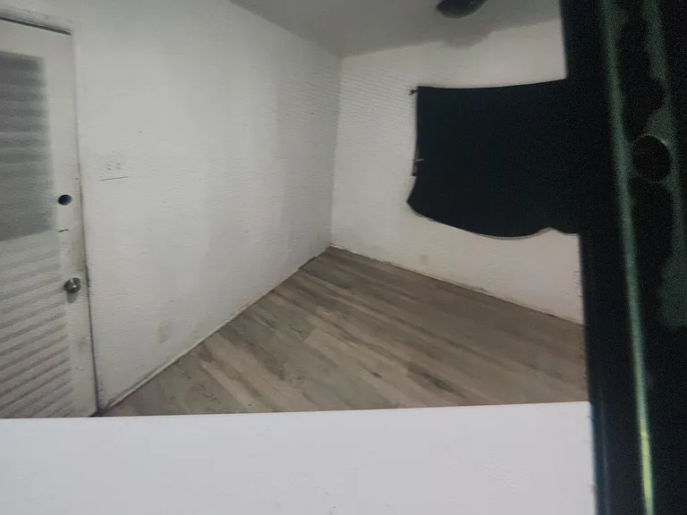 8123 S Figueroa St #9 — Photo 1