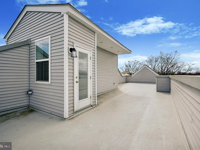6715 Cinnaminson Ct — Photo 34