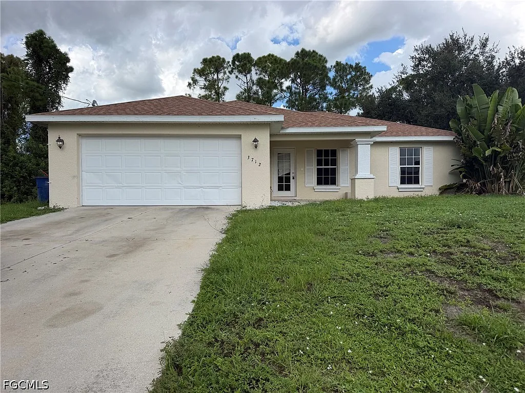 3 bed, 2.0 bath, 1462 sqft, $1,755 — Photo 1