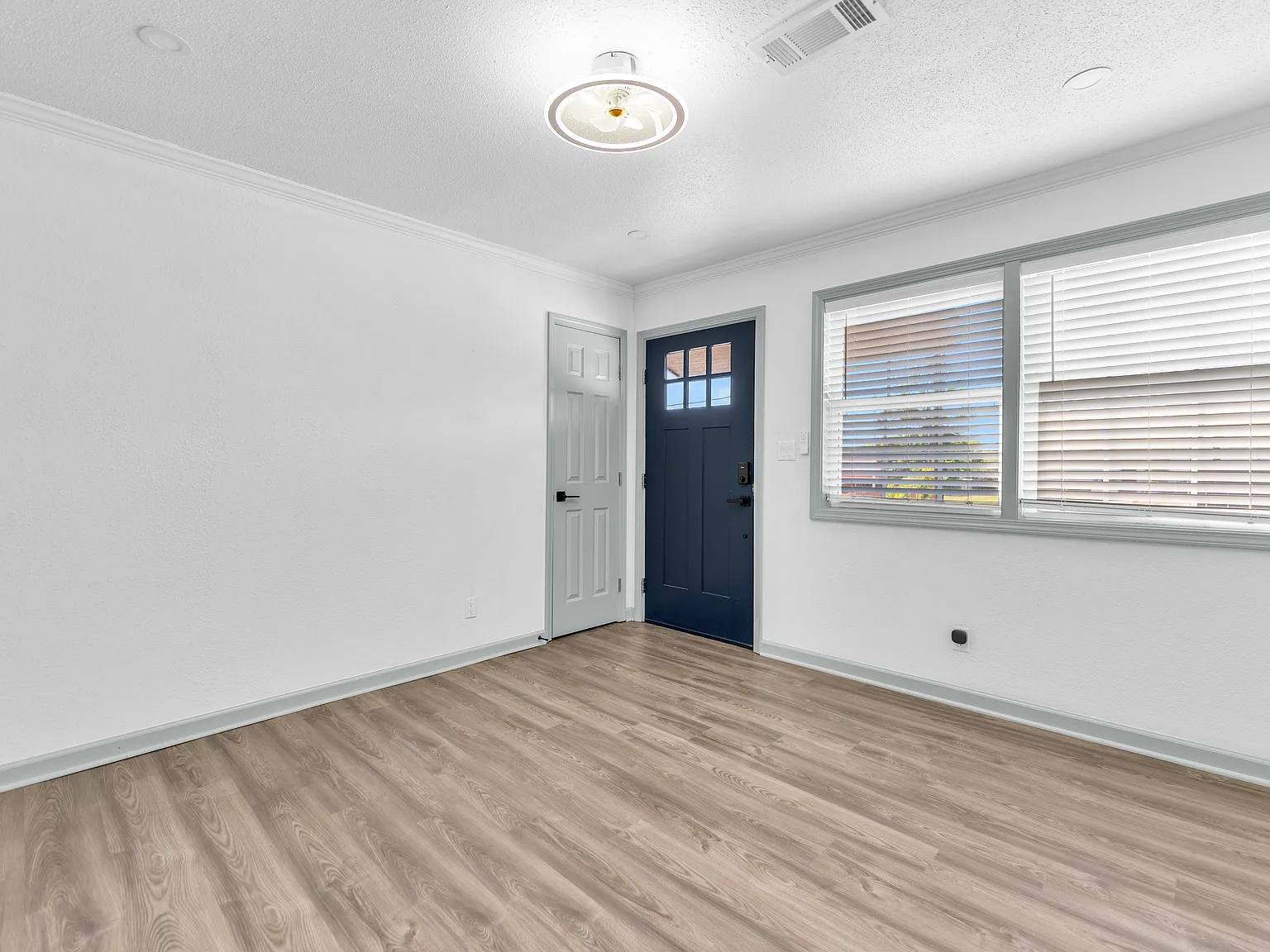1840 W Kaywood Ln — Photo 3
