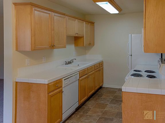 4th image of 2094 E Grand Ave Unit 52