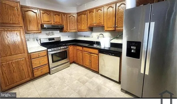 3 bed, $2,550 — Photo 2