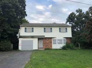 1735 Heckscher Ave, Bay Shore, NY 11706