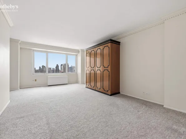 303 East 57th Street image 1 of 10