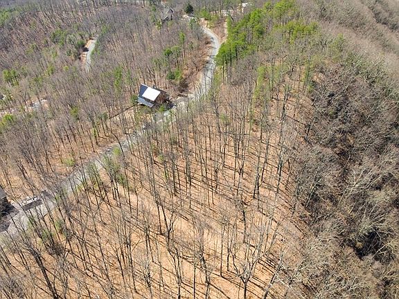 5th image of 123 Settlers View Ln