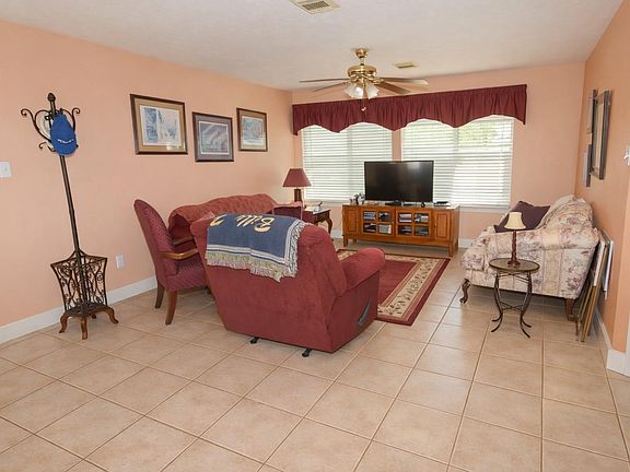 4th image of 9902 Farrell Dr