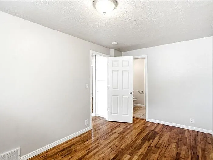 1026 S Montgomery St — Photo 8