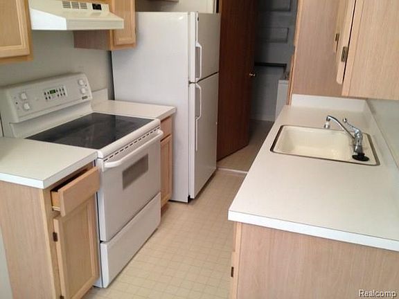 2nd image of 44643 New Hampshire Dr
