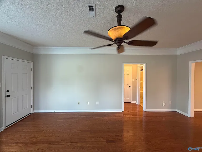 2410 Brookline Ct SW — Photo 6