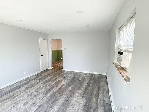 5th image of 4964 Charlemar Dr APT 4