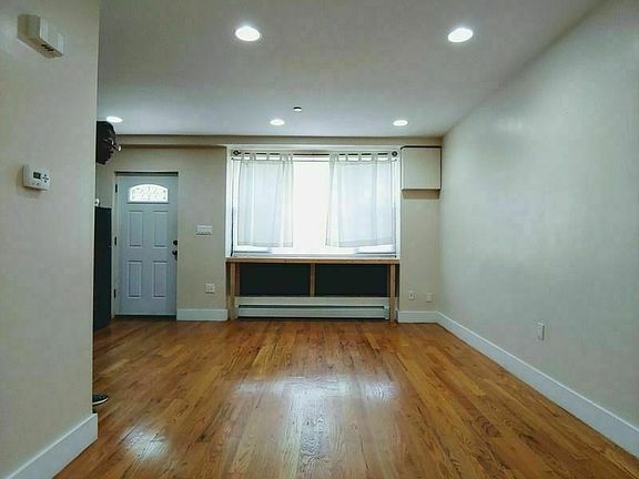 2nd image of 625 Van Buren St #1