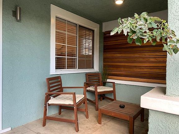 5th image of 6547 De Longpre Ave