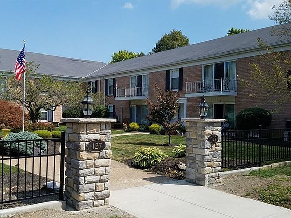 2nd image of 127 Stonyridge Dr