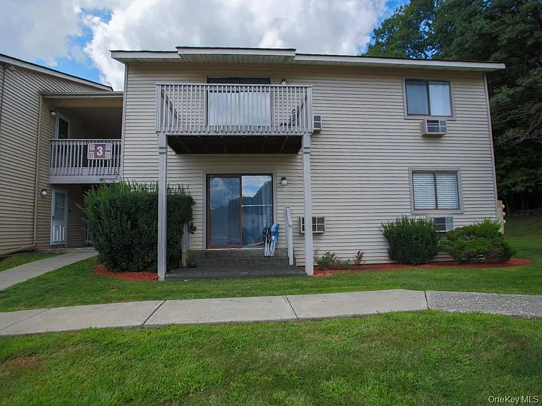 226 Concord Ln — Photo 1