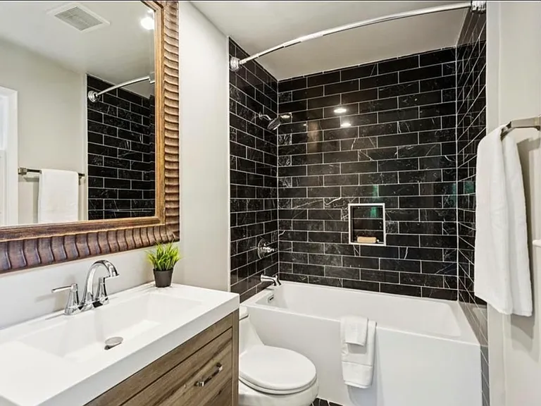 667 Brookline Dr SE — Photo 24