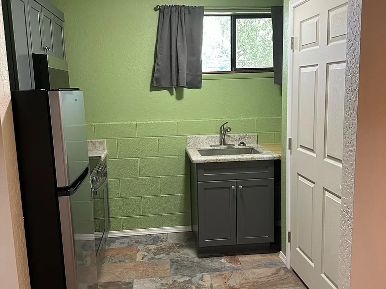 3631 N Schevene Blvd — Photo 2