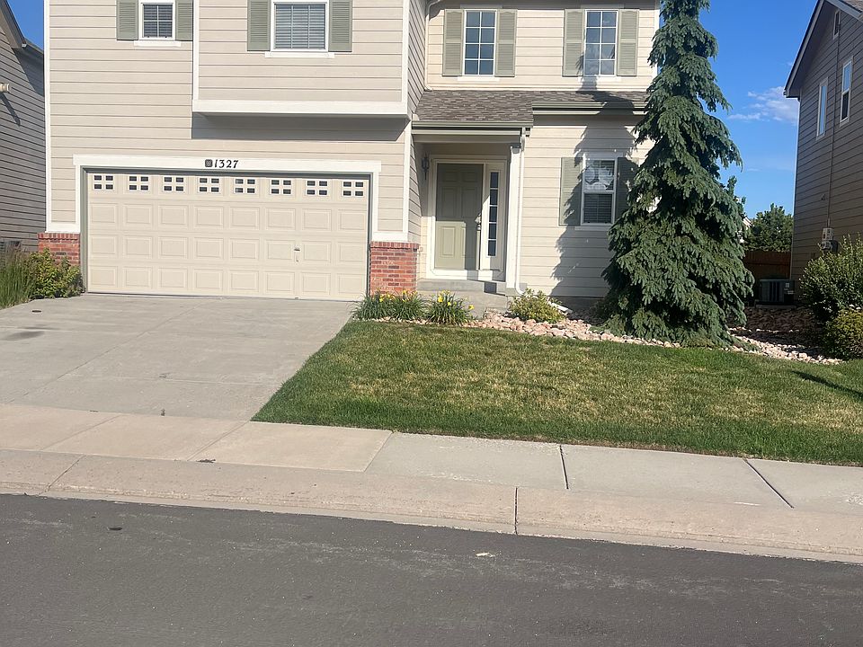 Quiet friendly family neighborhood close to parks, no mowing necessary
