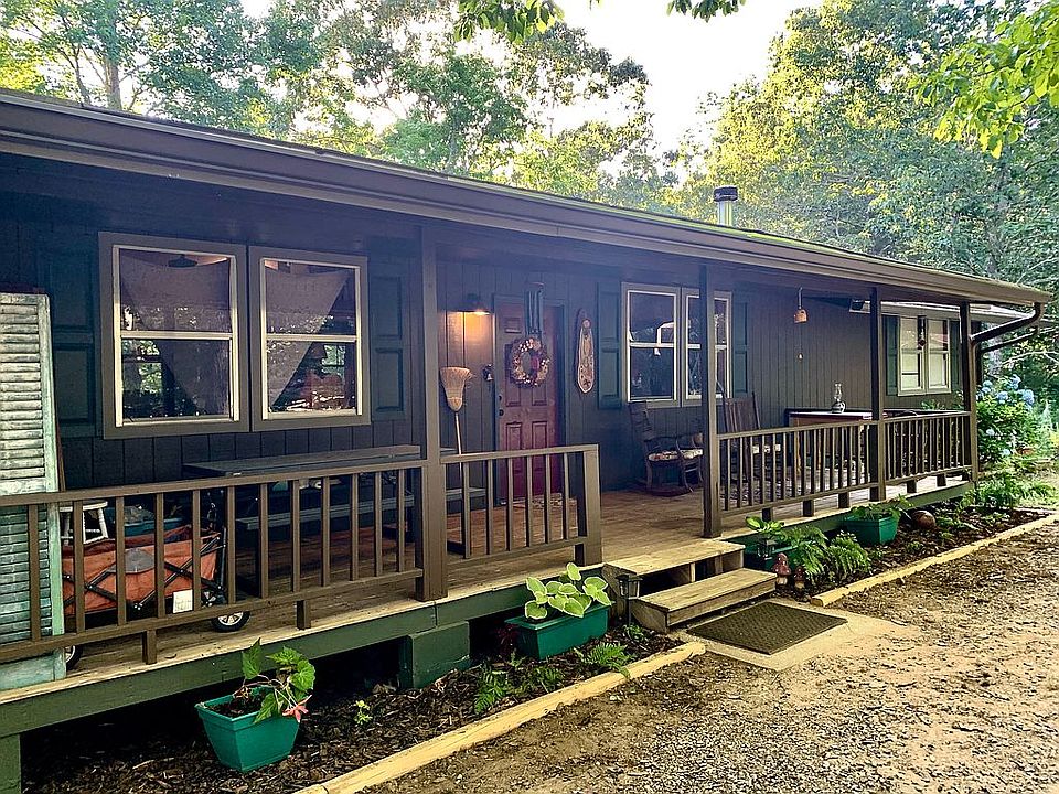 Solid Blt -New Paint&Gutters
