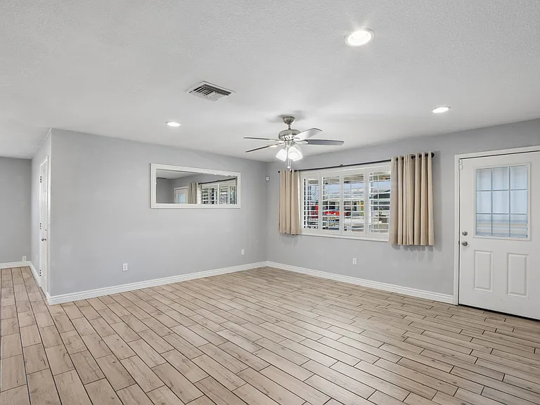 1017 E El Caminito Dr — Photo 27