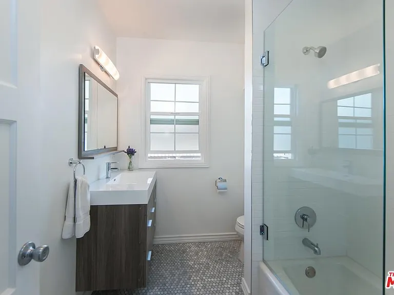 6843-6845 W 85th Pl #6843 — Photo 10