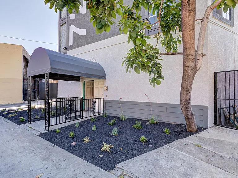 Hoover Street Residences — Photo 18