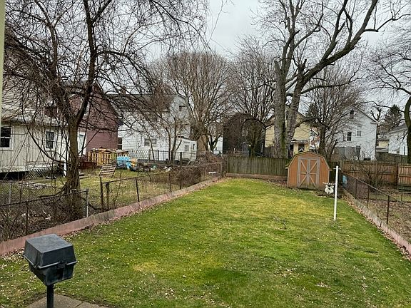 4th image of 849 E 23rd St